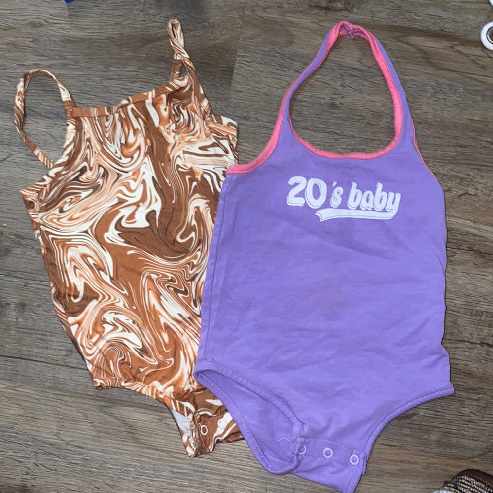 2 very cute onesies 18-24 months